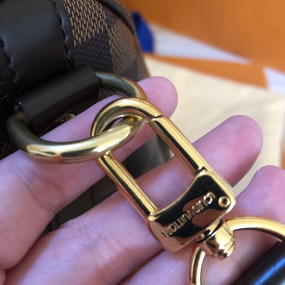 Authentic LV Speedy Damier Bandouliere 30 - Picture 4 of 16